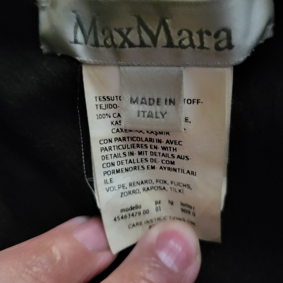 Max Mara (Italy) Cashmere Fox Shawl - Picture 4 of 5